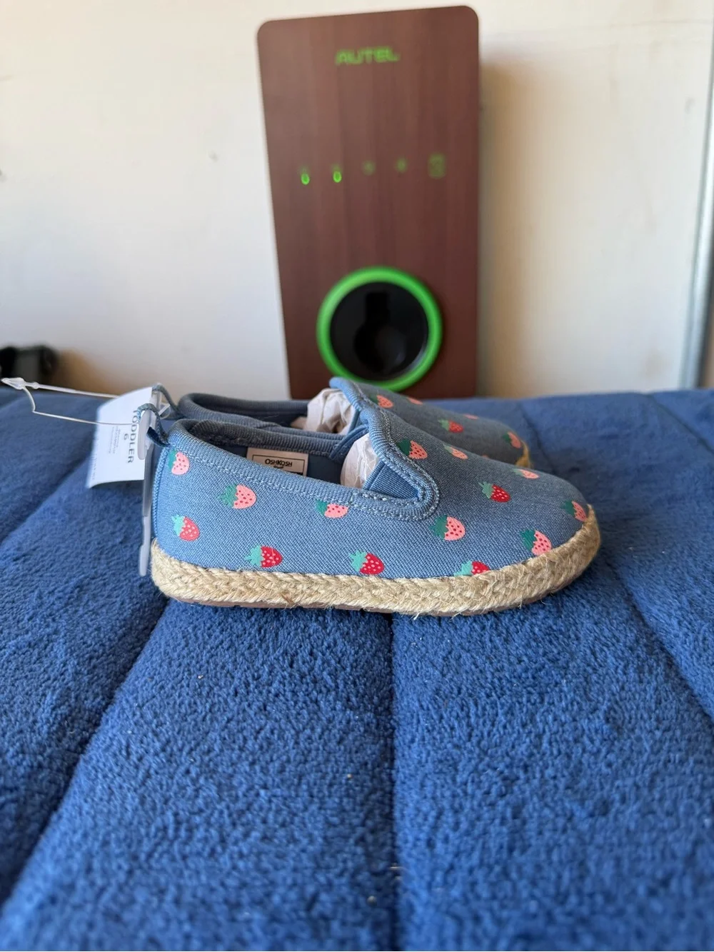 Oskosh Blanca Kids Slip On Shoes Strawberry Print On Denim Fabric Toddler 6 New